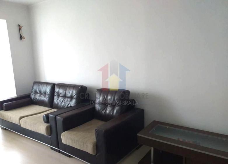 Apartament cu 3 camere decomandat, mobilat în Viziru 3