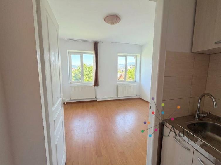 Apartament cu 2 camere decomandat, mobilat în Hărmanului