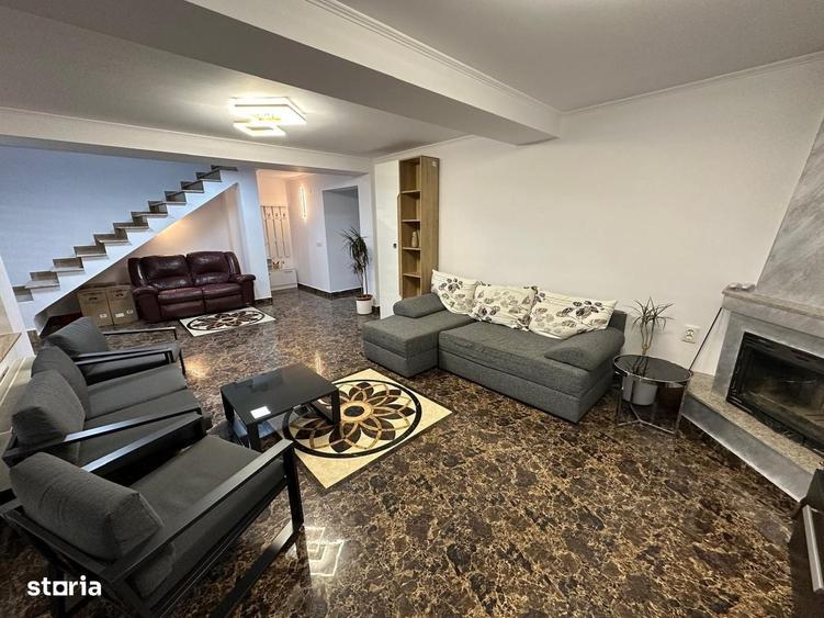 Casă cu 4 camere decomandat în Central