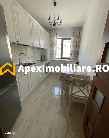 Apartament cu 3 camere decomandat în Tei