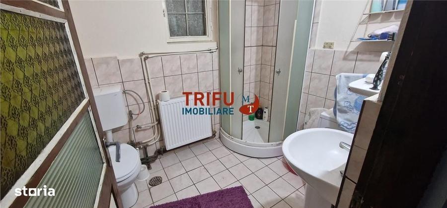 Casă cu 3 camere în Ampoița