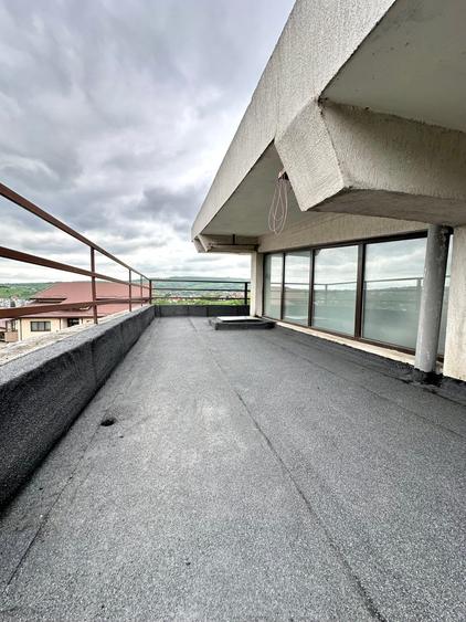 Apartament cu 3 camere decomandat în Bucium