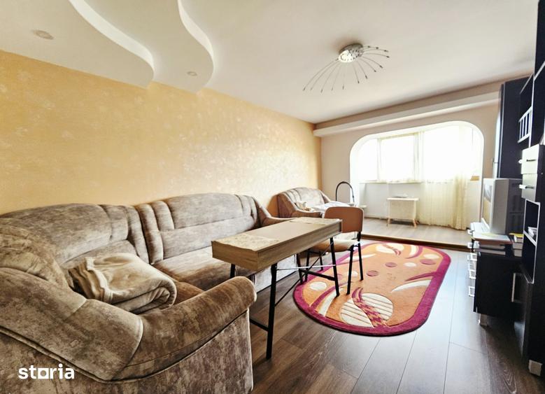 Apartament cu 3 camere decomandat în Păcurari