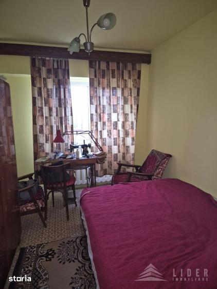 Apartament cu 3 camere decomandat în Zorilor