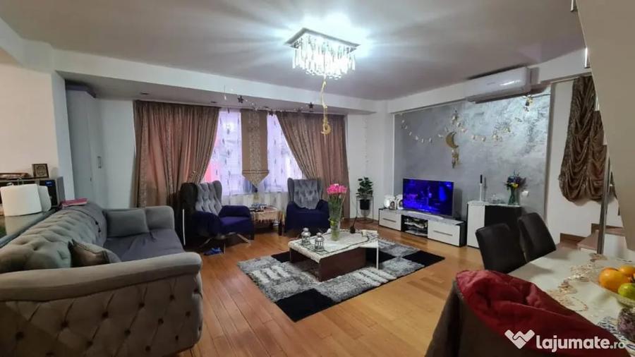 Casă cu 7 camere cu Teren 300 Mp în Mihai Bravu