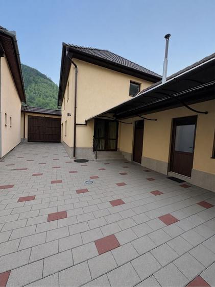 Casă cu 4 camere în Șugag