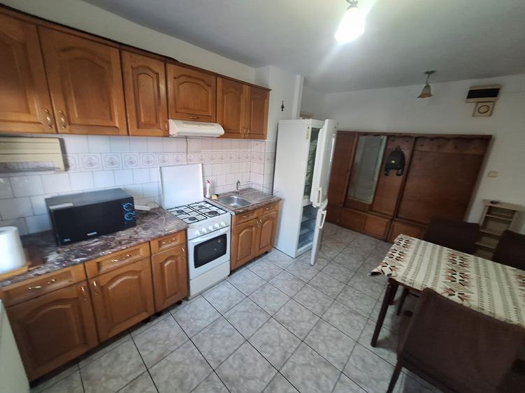 Apartament cu 2 camere semidecomandat în Complex Studențesc
