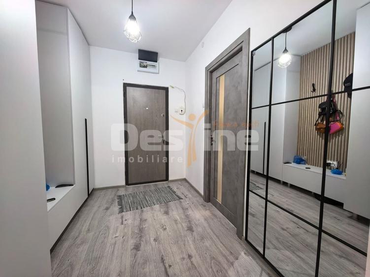 Apartament cu 3 camere decomandat, mobilat în Alexandru cel Bun
