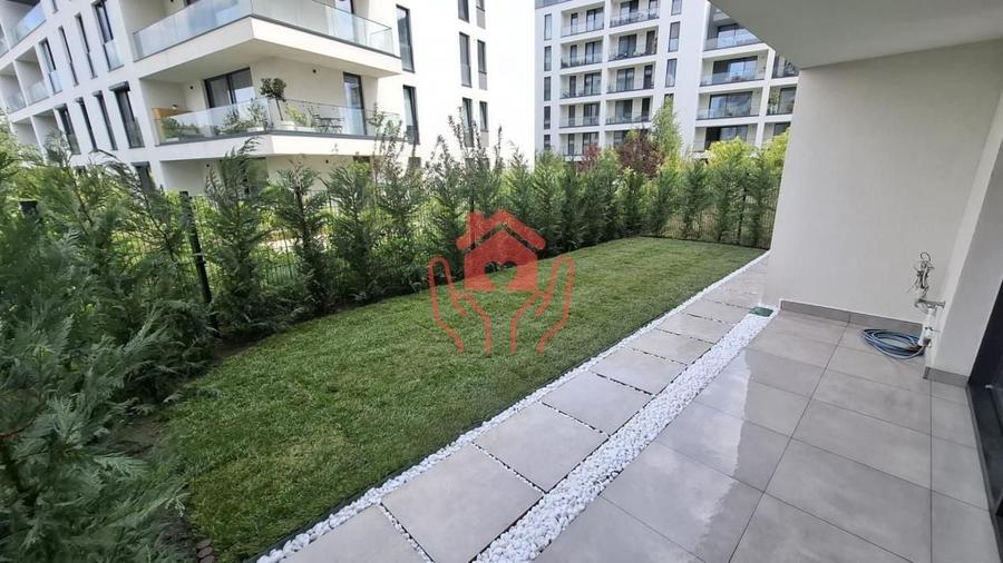 Apartament cu 3 camere semidecomandat, mobilat în Băneasa