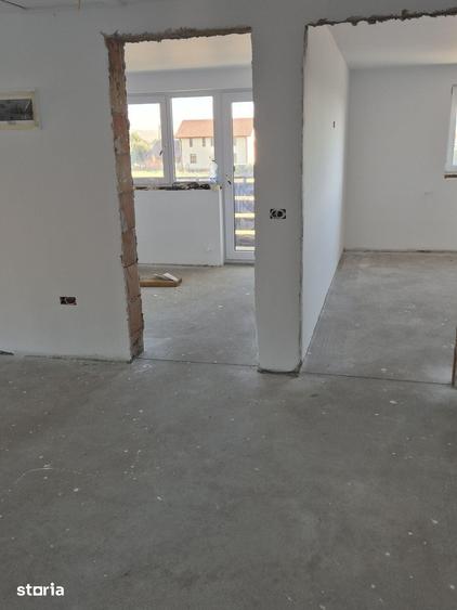 Casă cu 4 camere cu Teren 260 Mp în Micești