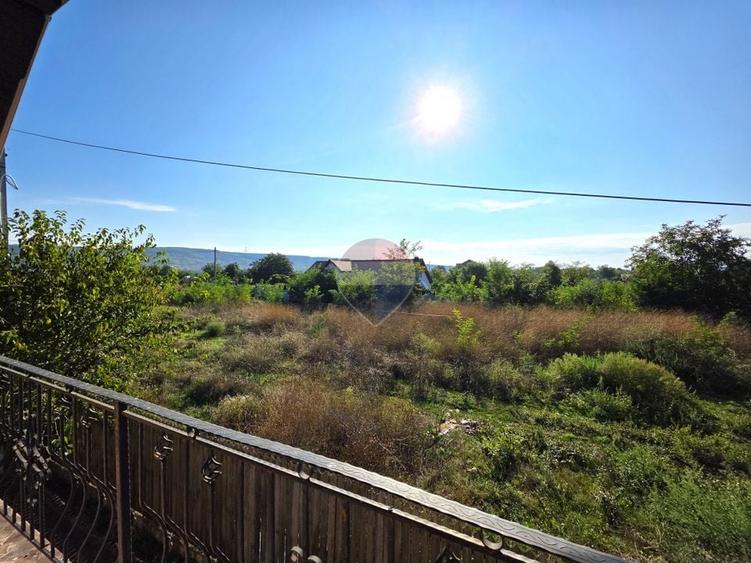 Casă individuală cu 5 camere cu Teren 950 Mp în Cândești