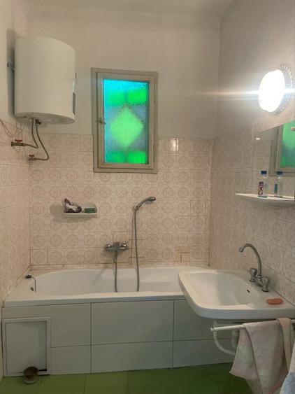 Casă cu Teren 1726 Mp în Central