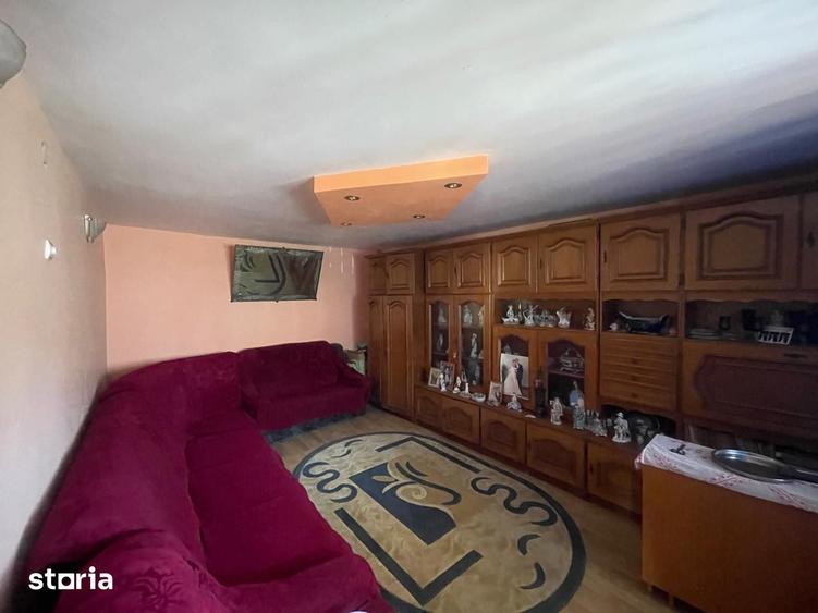 Casă cu 4 camere cu Teren 600 Mp în Bariera Vâlcii