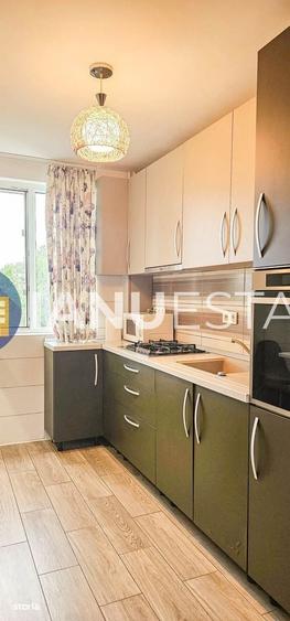 Apartament cu 3 camere decomandat în Titan