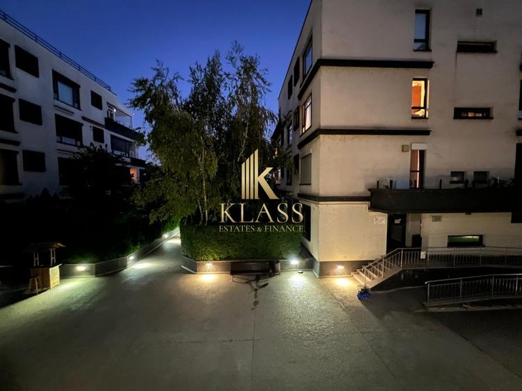 Apartament cu 3 camere decomandat, mobilat în Tei
