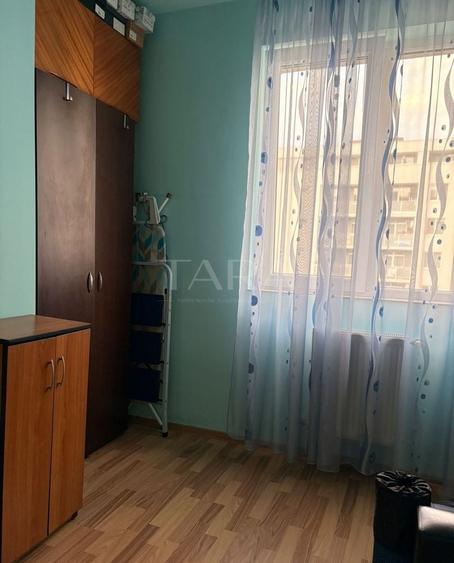 Apartament cu 3 camere semidecomandat în Iris