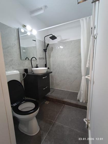 Apartament cu 2 camere semidecomandat în Berceni