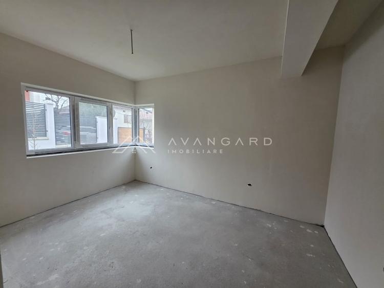 Duplex cu 4 camere cu Canalizare în Dâmbul Rotund