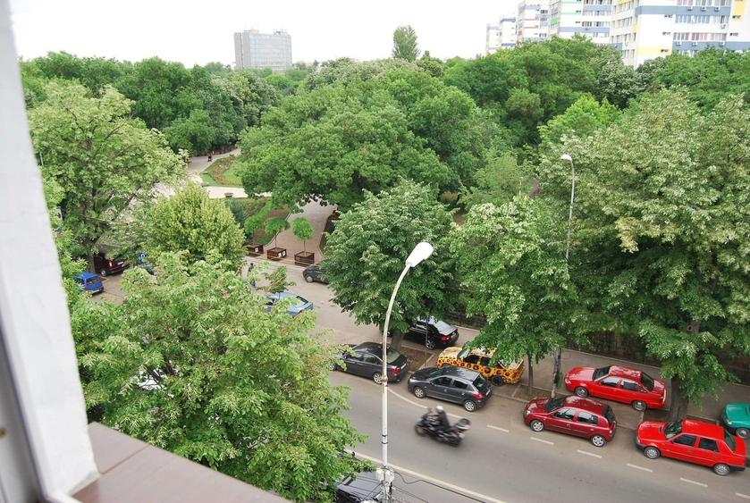 Apartament cu 2 camere semidecomandat, mobilat în Beller