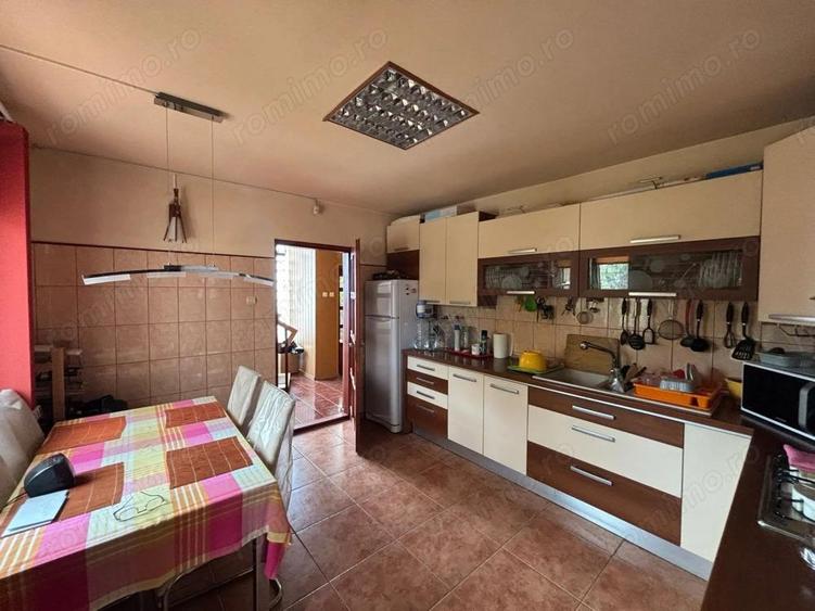 Ungheni - Vanzare casa 5 camere - Str. Principala - 7