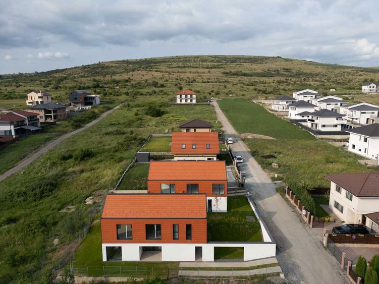 Casa moderna | Valea Chintaului str. Muntii Mehedinti | 125 mp utili - 1