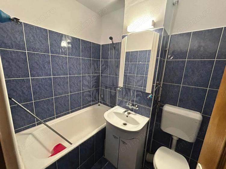 //3 CAMERE// MIHAI BRAVU// - 9