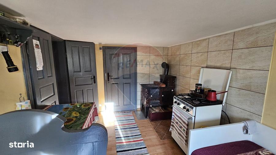 Casa / Vila cu 3 camere de vanzare-Cacica-Suceava - 2