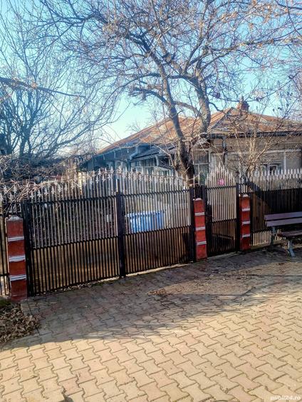 Vand, schimb casa la curte - 3