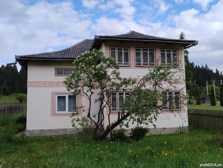 Casa spa?ioasa + teren 1200 m in Dorna Arini ideala pentru pensiune sau casa de vacan?a!