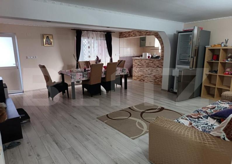 Casa renovata complet 4 camere , Living Open space , plus ca - 1