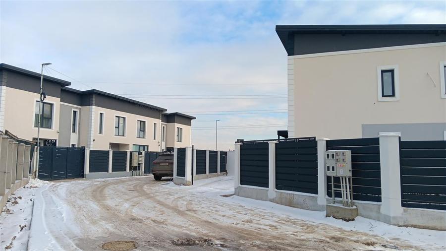 Valea Lupului, case insiruite P+Et. su=101mp. teren 160mp. (250mp) - 1