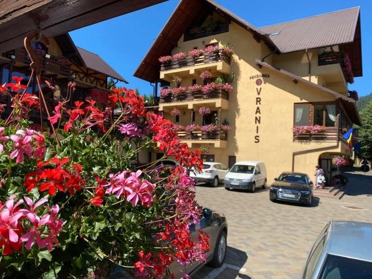 V&acirc;nd pensiune turistică clasificată situată &icirc;n loc. S - 6