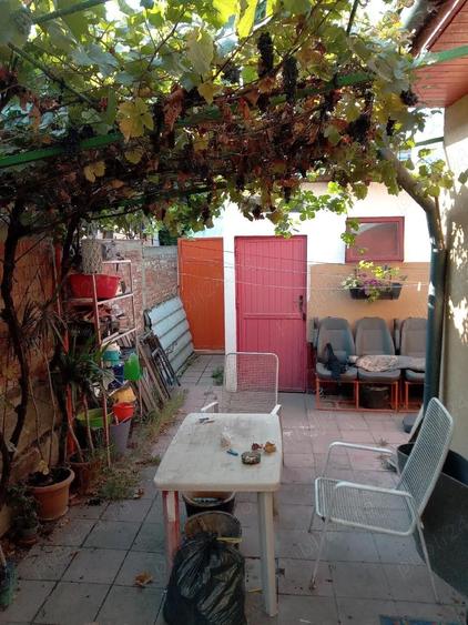 Casa la curte pe parter, situata la 300 metrii de metrou Mihai Bravu - 7