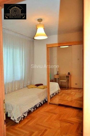 Apartament cu 4 camere decomandat, mobilat în Victoriei