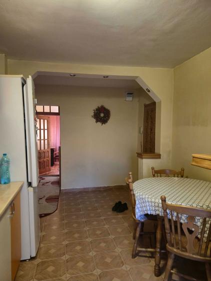 Apartament de vanzare cu 3 camere, decomandat, etaj 2, 70 mp, Zona Centrala - 8