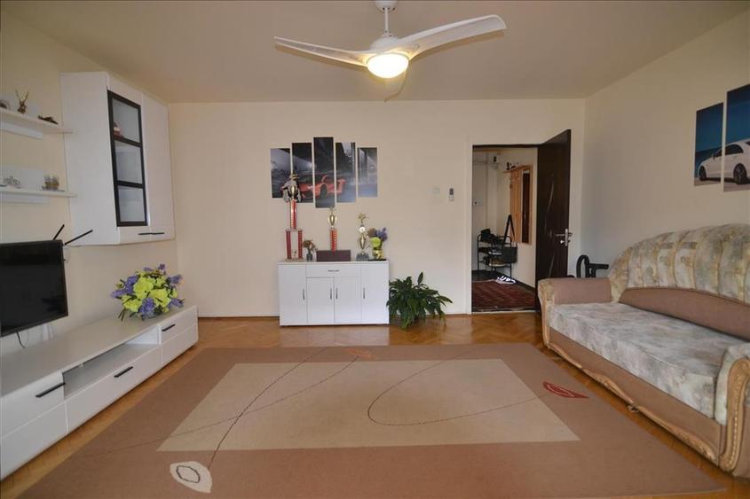 Apartament 3 camere decomandat 2 bai.2 balcoane  etajul 2   Judetean - 1