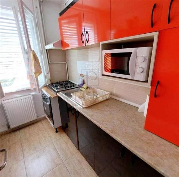 MEDICINA - ETAJ 3 - DECOMANDAT - 4 CAMERE - DEBARA - CENTRALA PROPRIE - CLIMA - 8