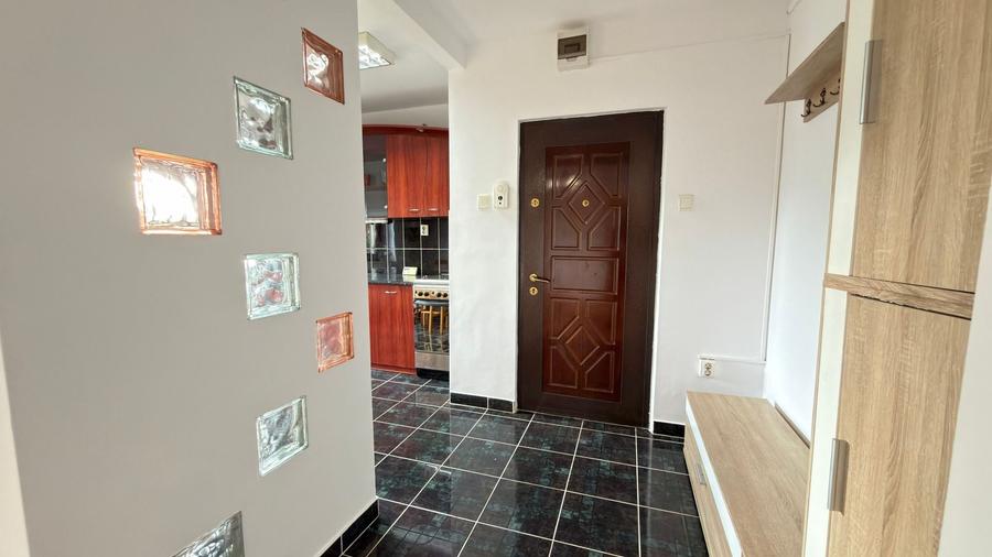 Apartament cu 2 camere semidecomandat, mobilat în Vest