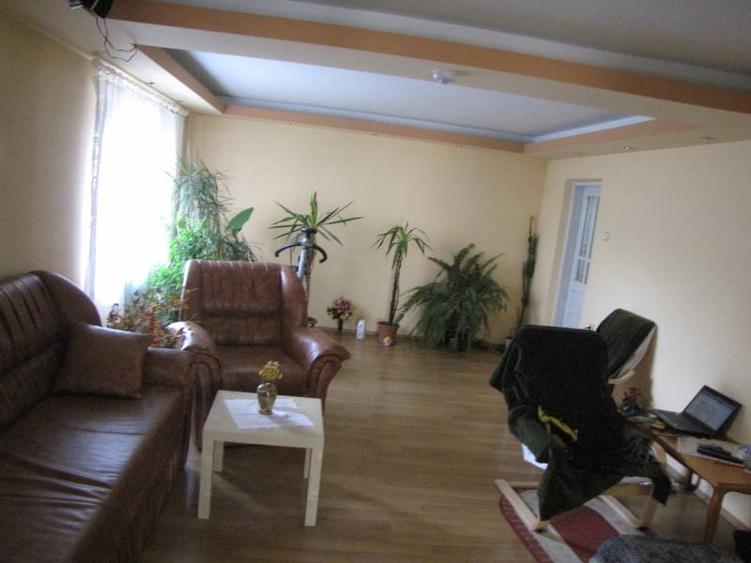 Casă cu 5 camere cu Canalizare în Fundeni