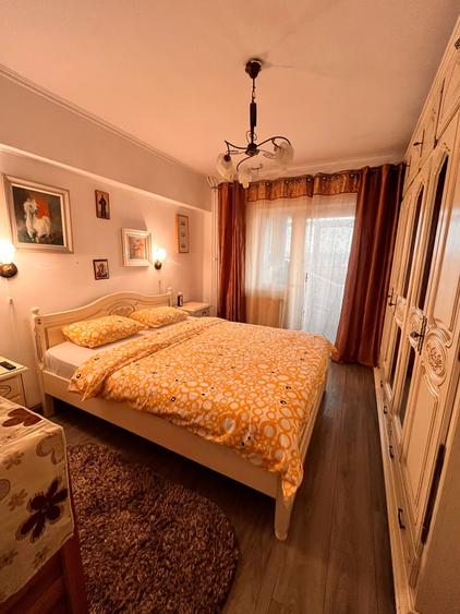 3 camere decomandat,etaj intermediar,zona semicentrală Gara Mare-str Garii,CT - 1