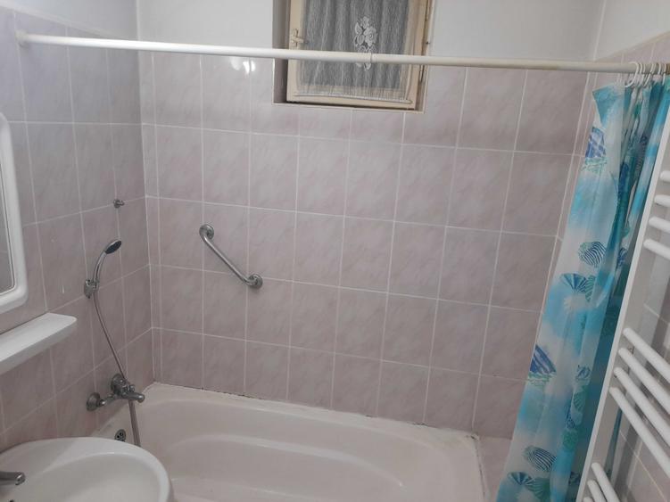 Inchiriez apartament 3 camere Centru Complex Potcoava de aur - 2
