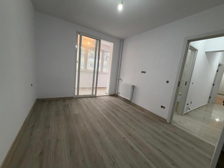 Titan 4 minute metrou - 1