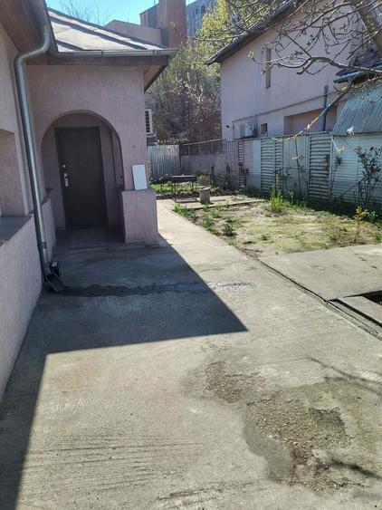 Casa la curte de inchiriat!!!(300m) - 7