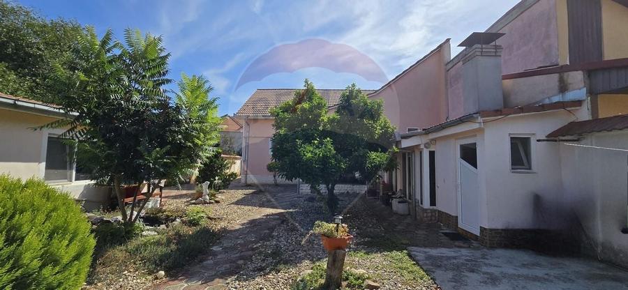 Casă cu etaj deosebită în Chișineu-Criș – un cămin creat cu suflet - 29