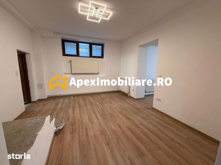 Apartament cu 3 camere semidecomandat în Armeneasca