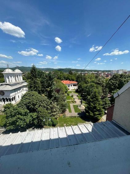 Apartament cu 2 camere decomandat în Ultracentral