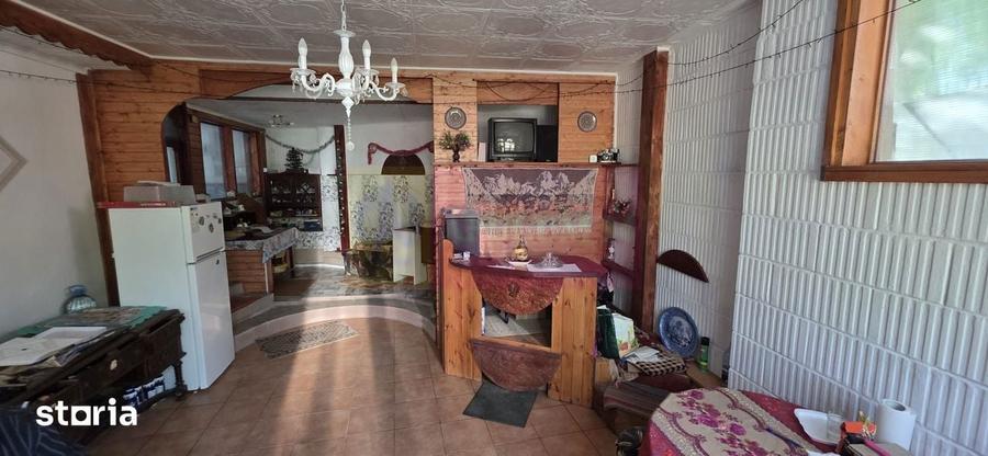 Casa de vanzare cu 5 camere in Mislea - 6
