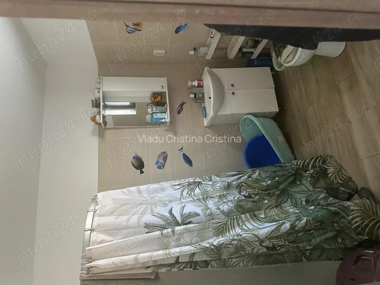 Vand casa la curte Vand casa la curte