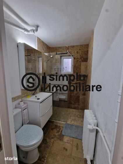 Apartament cu 3 camere semidecomandat în 1 Mai