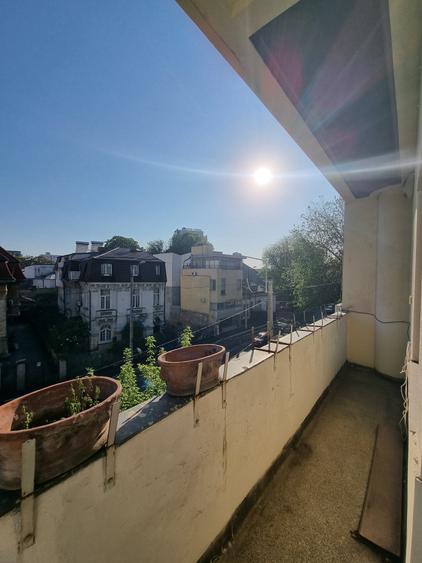 Dacia - 3 Camere - Garaj - Curte - 26